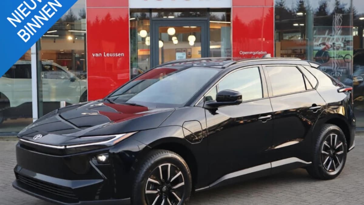 Toyota bZ4X — foto 1
