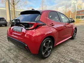 Toyota Yaris thumbnail 8