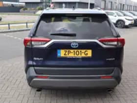 Toyota RAV4 thumbnail 4