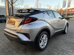 Toyota C hr thumbnail 2