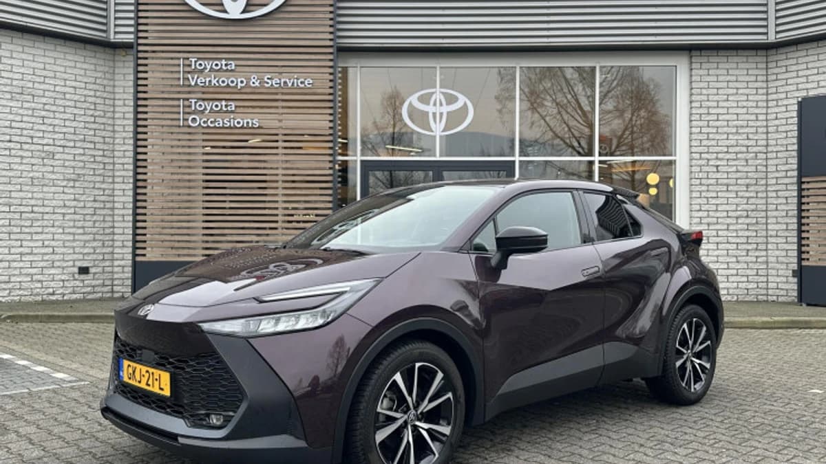 Toyota C hr — foto 1