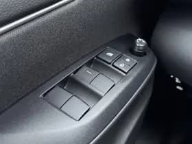 Toyota Yaris thumbnail 25