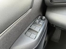 Toyota Yaris thumbnail 24