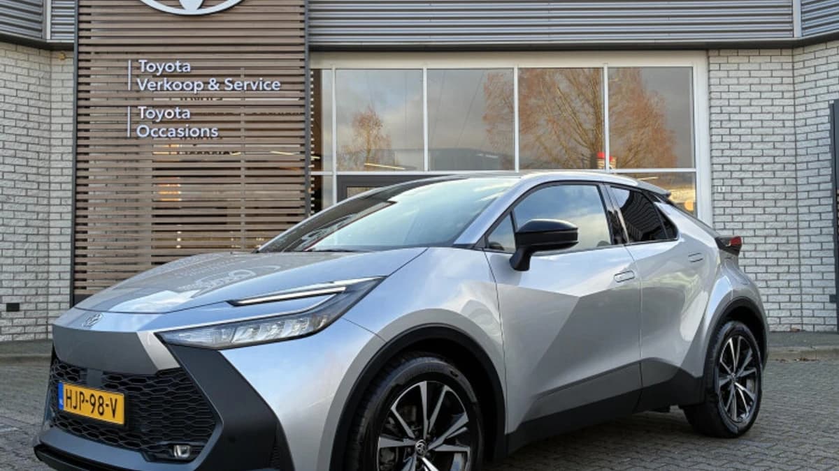 Toyota C hr — foto 1