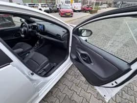 Toyota Yaris thumbnail 26