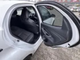 Toyota Yaris thumbnail 52