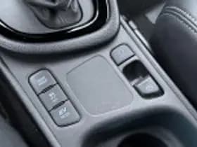 Toyota Yaris thumbnail 64