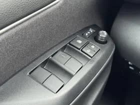 Toyota Yaris thumbnail 26