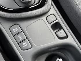 Toyota Yaris thumbnail 37