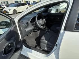 Toyota Yaris thumbnail 17
