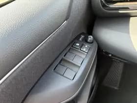 Toyota Yaris thumbnail 24