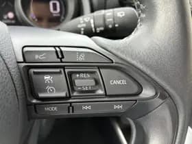 Toyota Yaris thumbnail 24