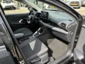 Toyota Yaris thumbnail 48