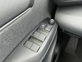 Toyota Yaris thumbnail 54