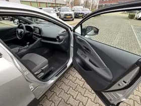 Toyota C hr thumbnail 25