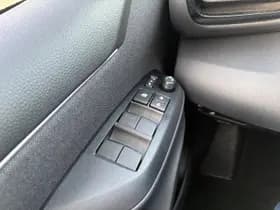 Toyota Yaris thumbnail 25