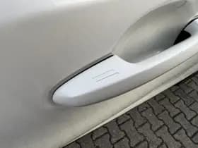 Toyota RAV4 thumbnail 16