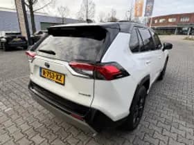 Toyota RAV4 thumbnail 3