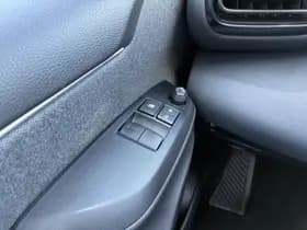 Toyota Yaris thumbnail 25