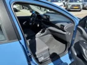 Toyota Yaris thumbnail 43