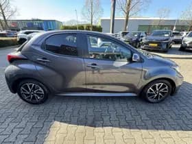 Toyota Yaris thumbnail 12