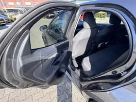 Toyota Yaris thumbnail 18