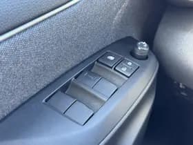 Toyota Yaris thumbnail 24