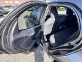Toyota Yaris thumbnail 47