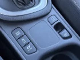 Toyota Yaris thumbnail 61