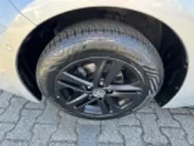 Toyota Corolla thumbnail 47