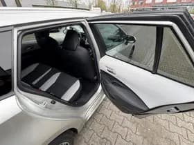 Toyota Corolla thumbnail 24