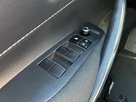 Toyota Corolla thumbnail 25
