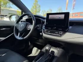 Toyota Corolla thumbnail 3