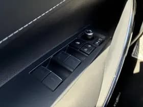 Toyota Corolla thumbnail 30