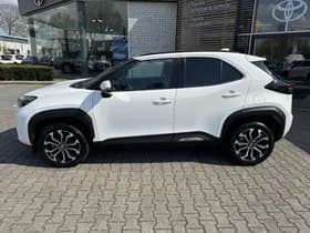Toyota Yaris Cross thumbnail 2