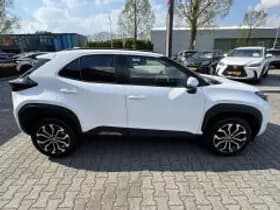 Toyota Yaris Cross thumbnail 4