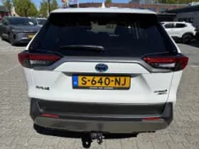 Toyota RAV4 thumbnail 6