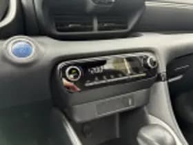 Toyota Yaris thumbnail 56