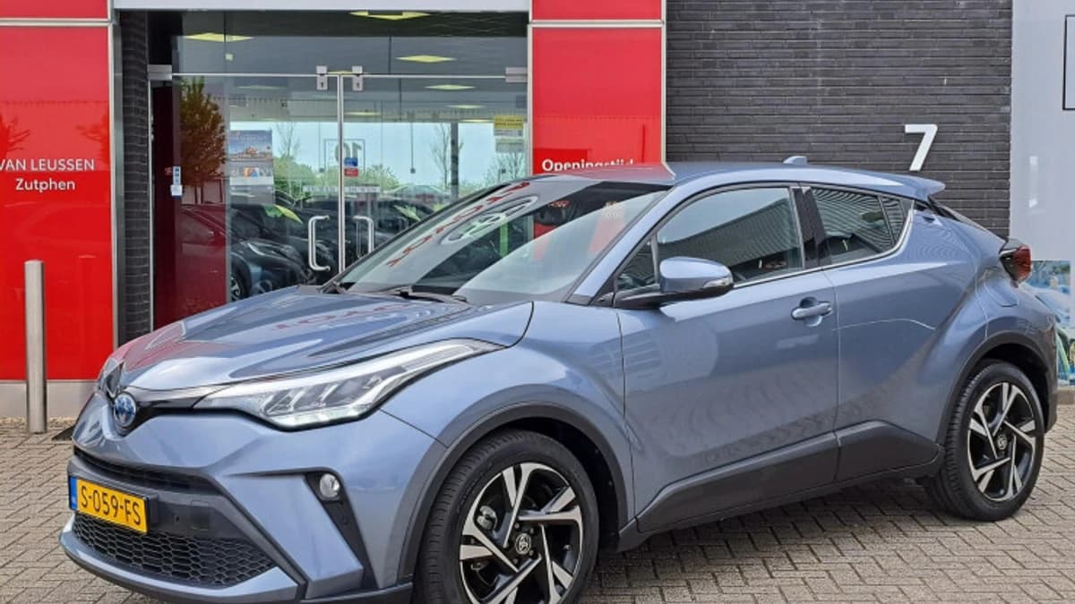 Toyota C hr — foto 1