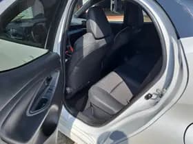 Toyota Yaris thumbnail 17