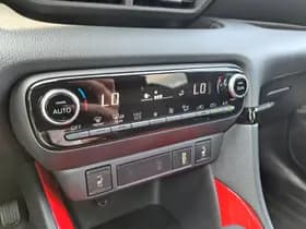Toyota Yaris thumbnail 30