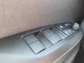 Toyota Yaris thumbnail 48