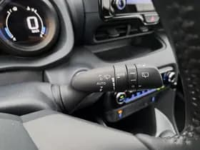 Toyota Yaris thumbnail 25