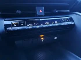 Toyota C hr thumbnail 25