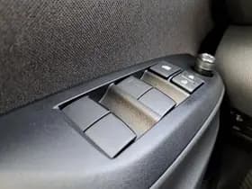 Toyota Yaris thumbnail 18