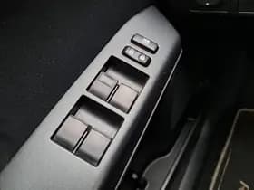 Toyota RAV4 thumbnail 18
