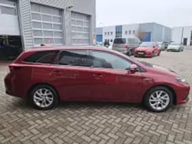 Toyota Auris thumbnail 3
