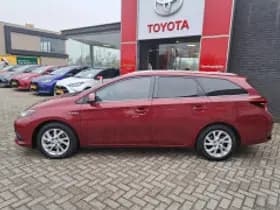 Toyota Auris thumbnail 4