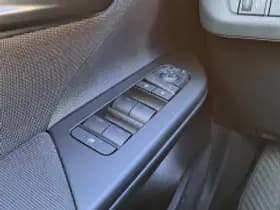 Toyota C hr thumbnail 6