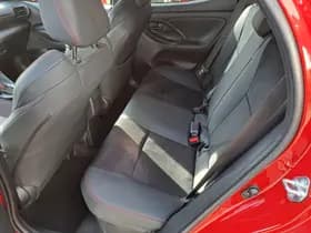 Toyota Yaris thumbnail 17